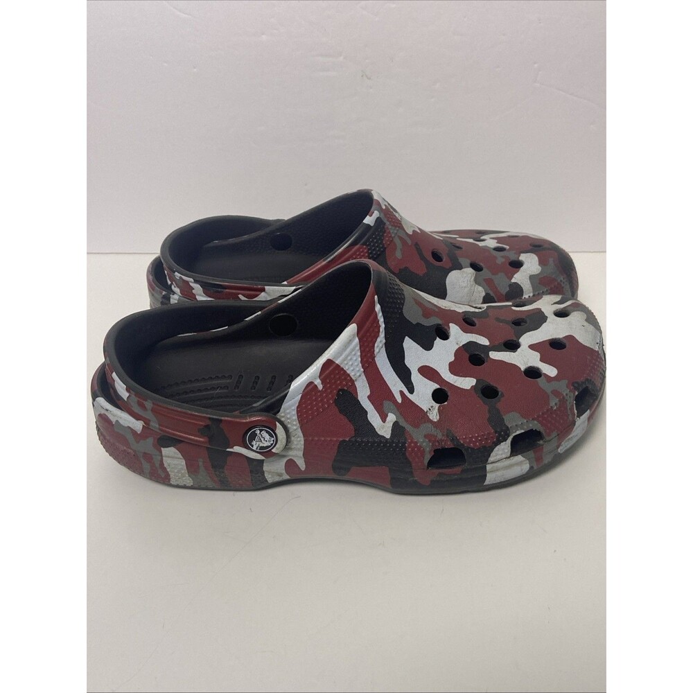 Crocs Unisex Red Black Grey Camo Shoes/Slip ons Size M-9 W-11  Preowned - Picture 2 of 6